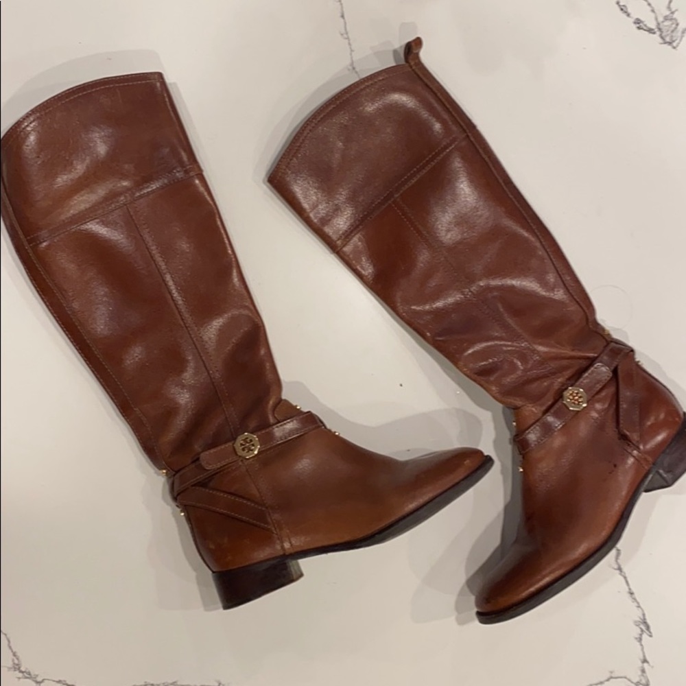 Brown Brita Tory Burch raiding boot